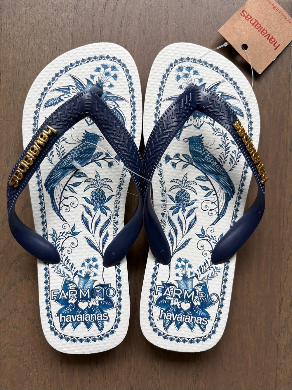NWT Farm Rio x Havaianas Flip Flops with Navy Floral & Bird Print Size 6W